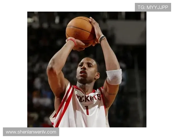 探寻篮球明星成长道路与赛场传奇故事全景深度解读精彩瞬间回顾录